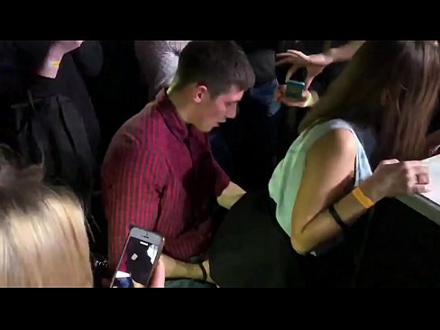 ❤️ Sexo real numa discoteca russa. Rapariga russa de 18 anos no ânus e vagina fodida numa discoteca ❤❌ Sexo vídeo em nós pt.xxxdeutschepornos.ru
